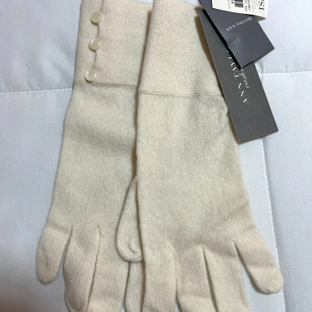 NWT Beautiful Ann Taylor Cashmere Gloves and Wool Scarf set
